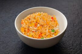 Рис жареный с курицей